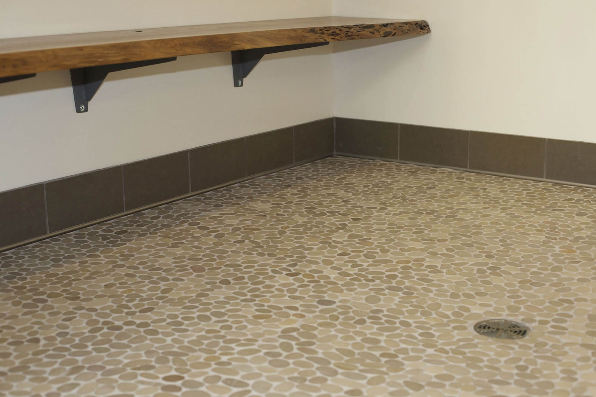 mosaic-pebble-french-tan-level-pebble-0047-hawaii-stone-imports