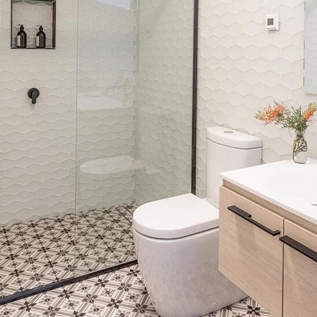 mosaic-glass-pure-silk-essentials-elongated-hex-0047-hawaii-stone-imports