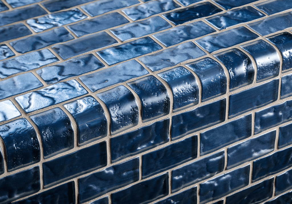 trim-pool-glass-solid-ash-lava-v-cap-strip-0047-hawaii-stone-imports