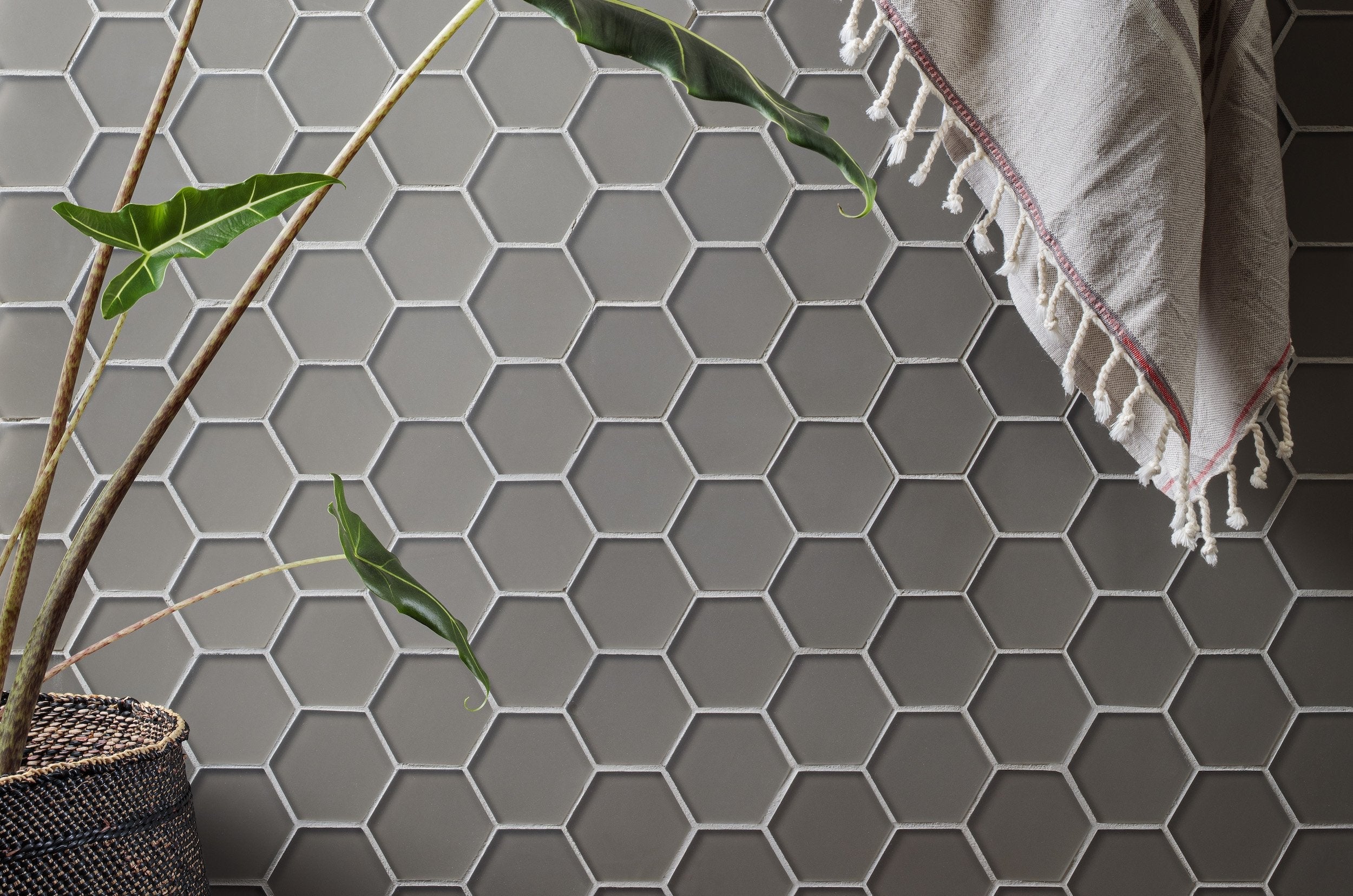 mosaic-glass-tule-essentials-3"-hex-0047-hawaii-stone-imports