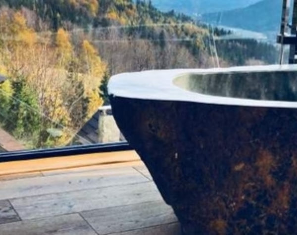 Bathroom | Oak Mist River Stone Bathtub