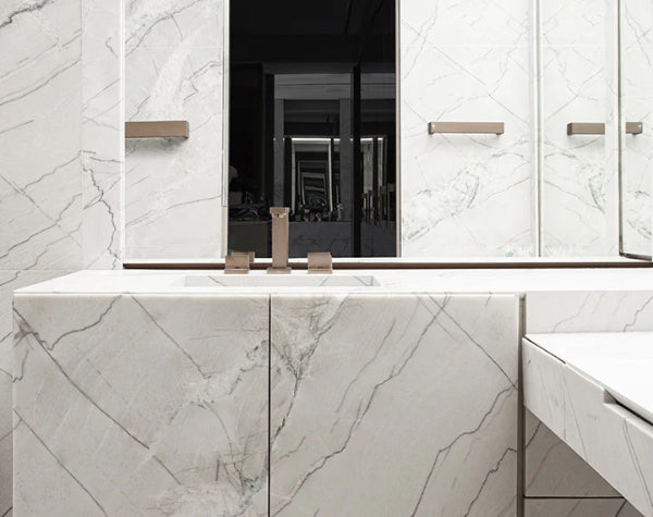 Bathroom | Aurora Borealis Quartzite Slab