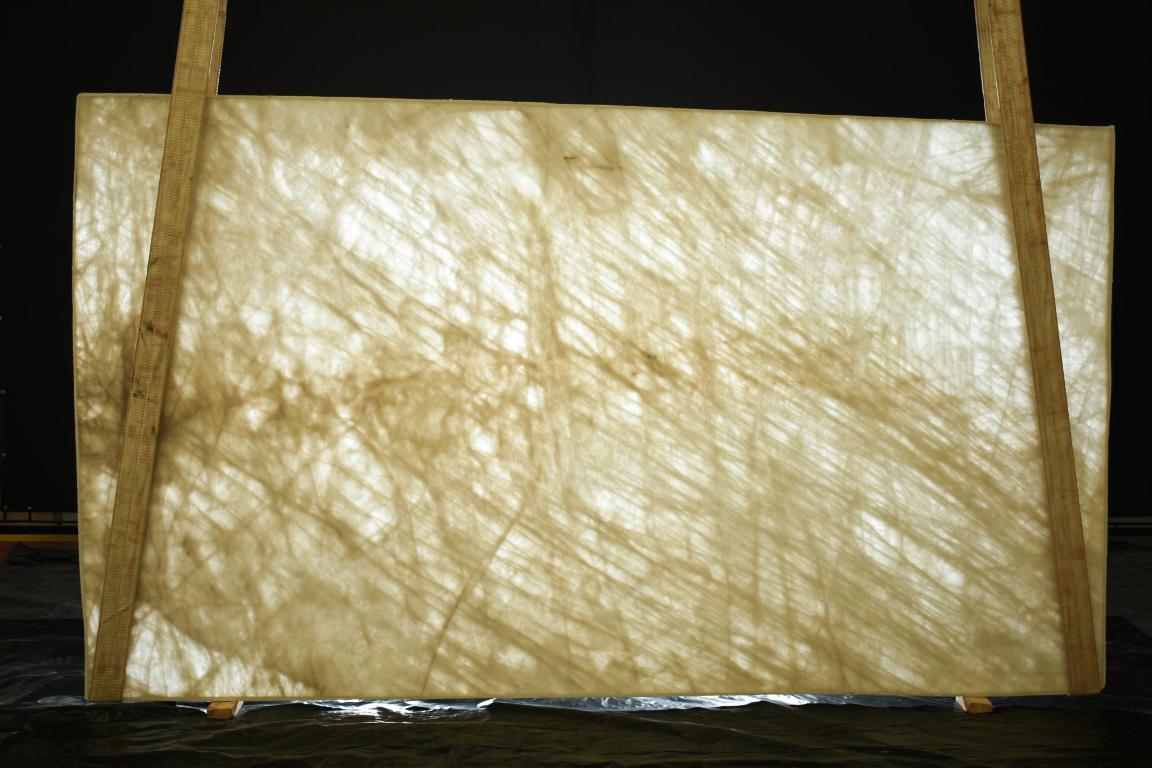 slab-quartzite-crystal-iceberg-stone-0070-hawaii-stone-imports