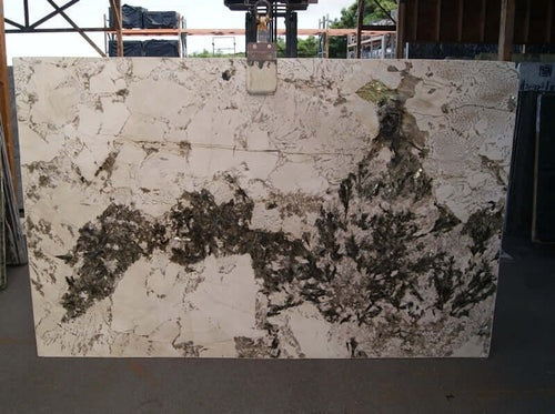 slab-granite-black-crystal-stone-0134-hawaii-stone-imports