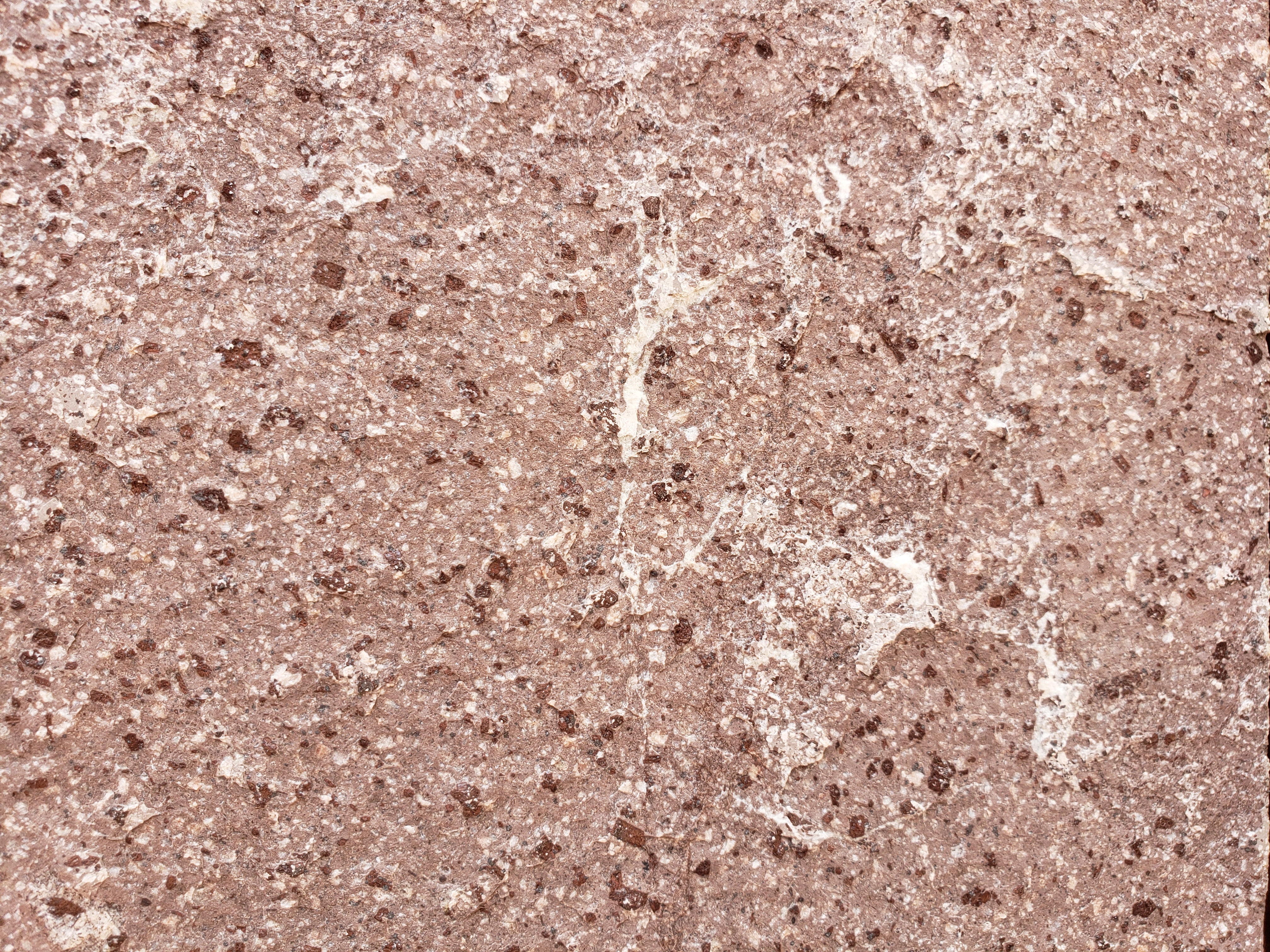 TROPICAL RED Basalt Flamed Wall Veneer