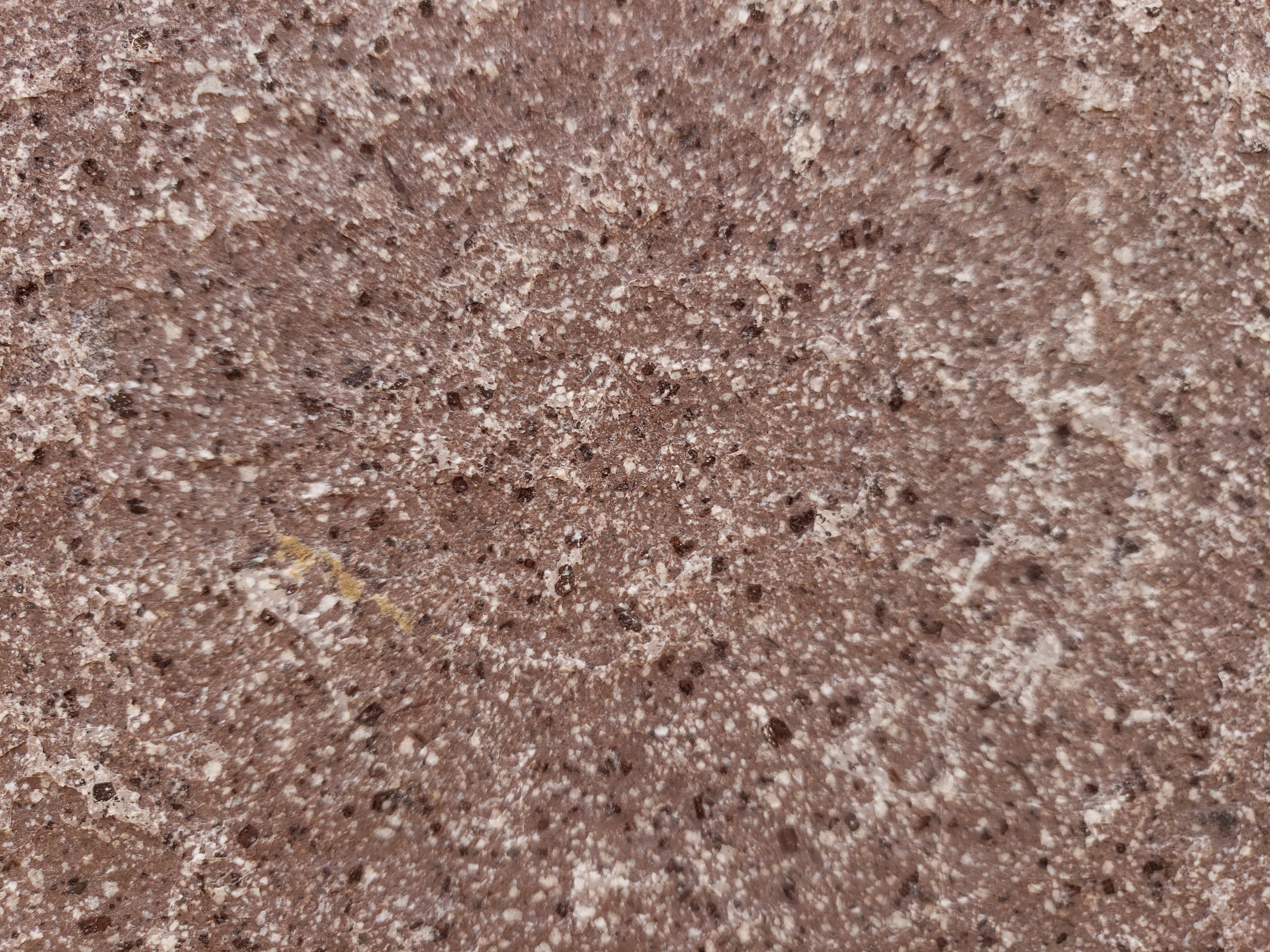 TROPICAL RED Basalt Flamed Wall Veneer