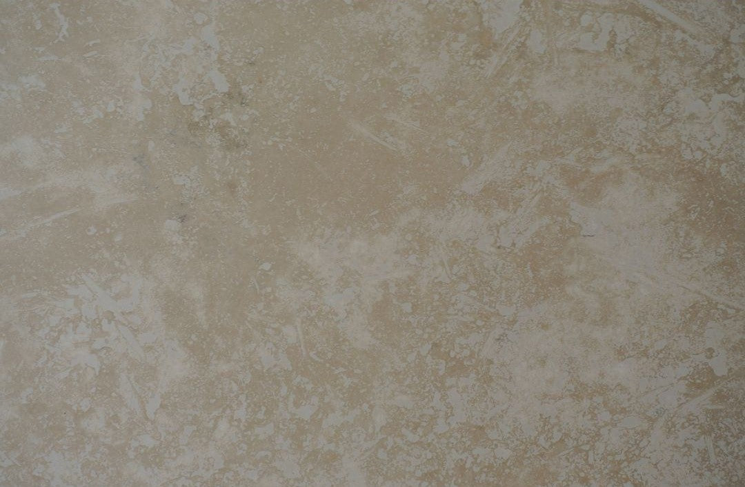CLASSIC MEDIUM Travertine Honed-Filled Vein Cut Tile