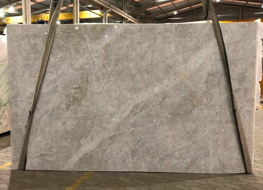 Cristalo Bianche Quartzite Slab Hawaii Stone Imports