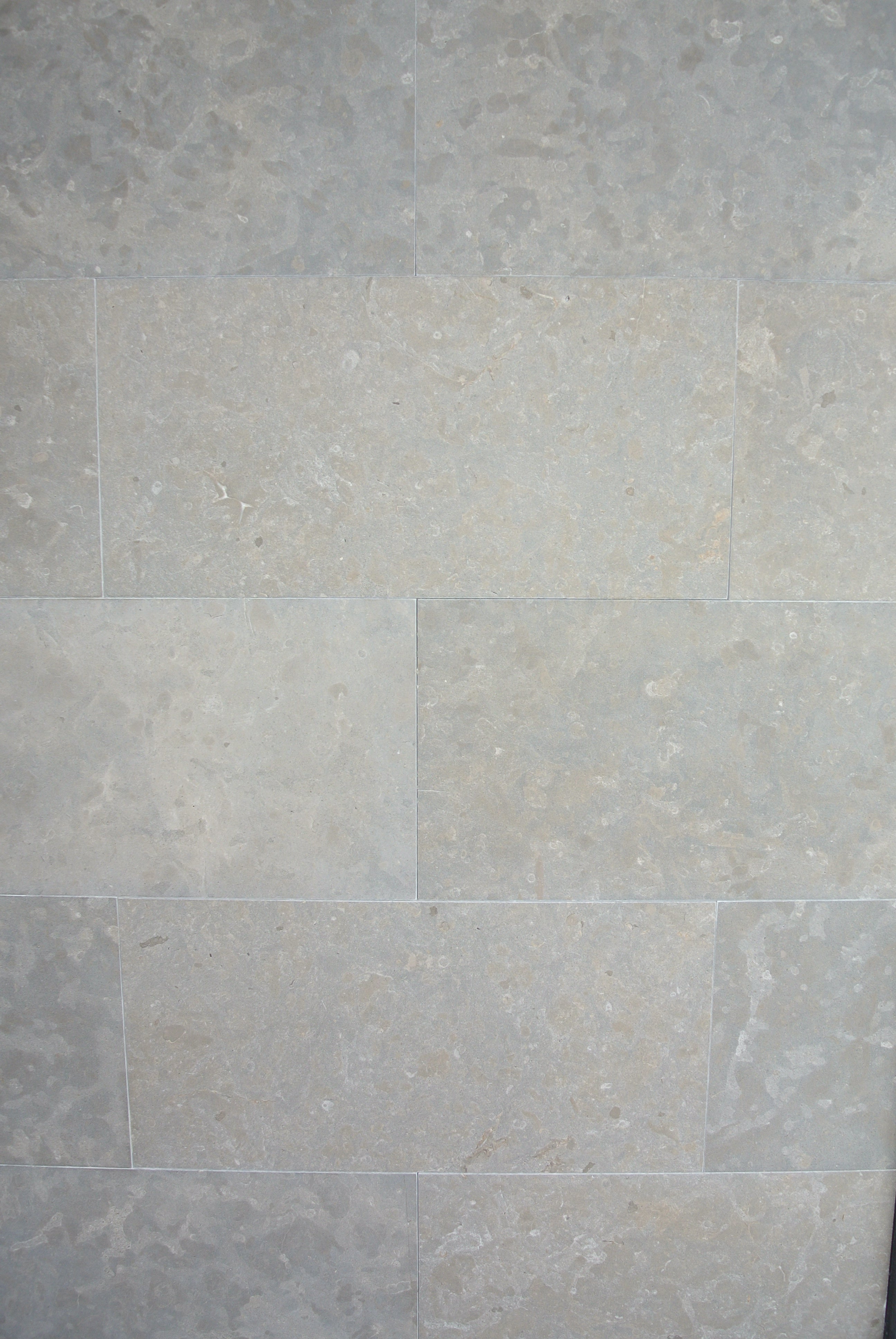 AZUL VALVERDE Limestone Brushed Tile