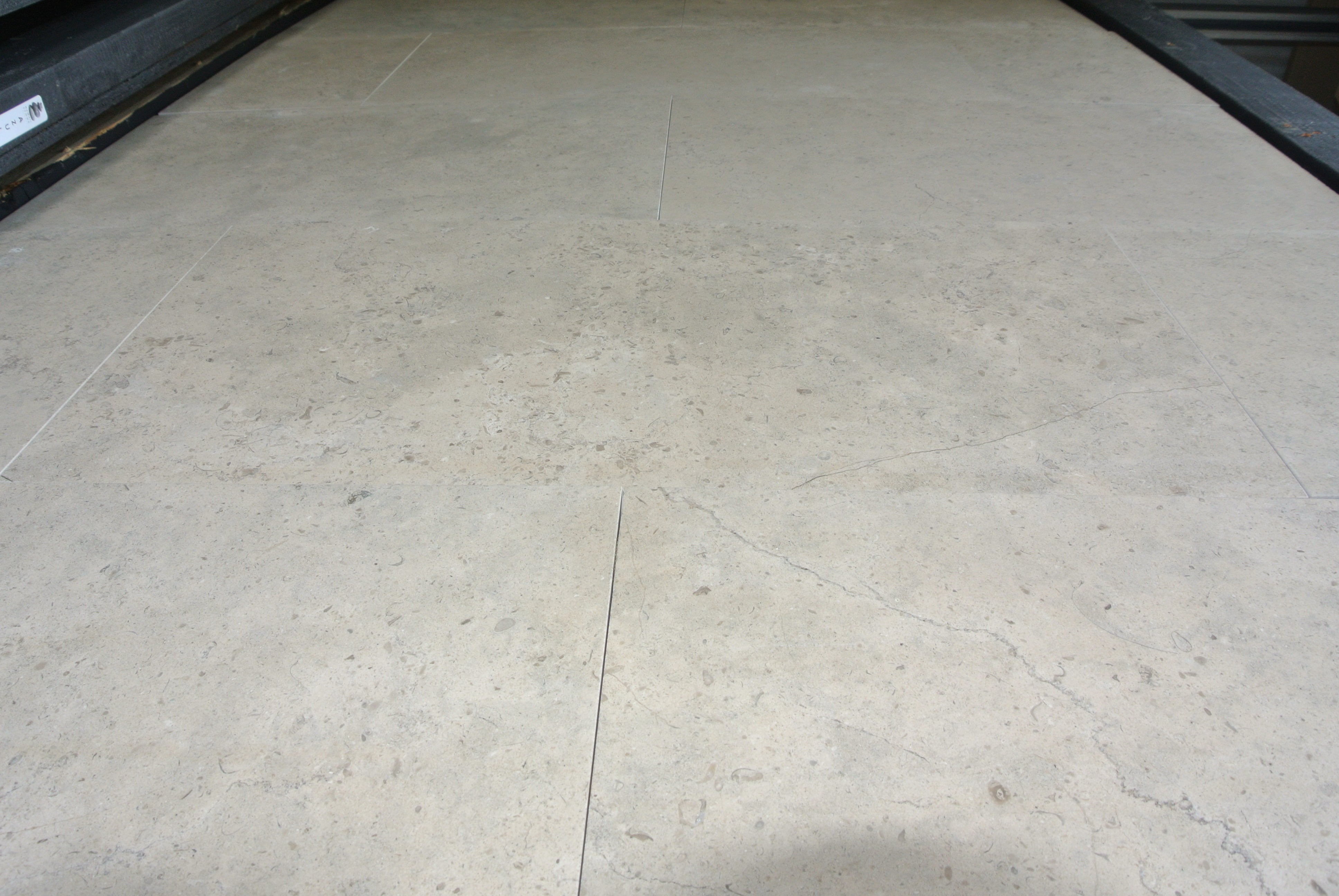 GASCOGNE BLUE Limestone Honed Tile