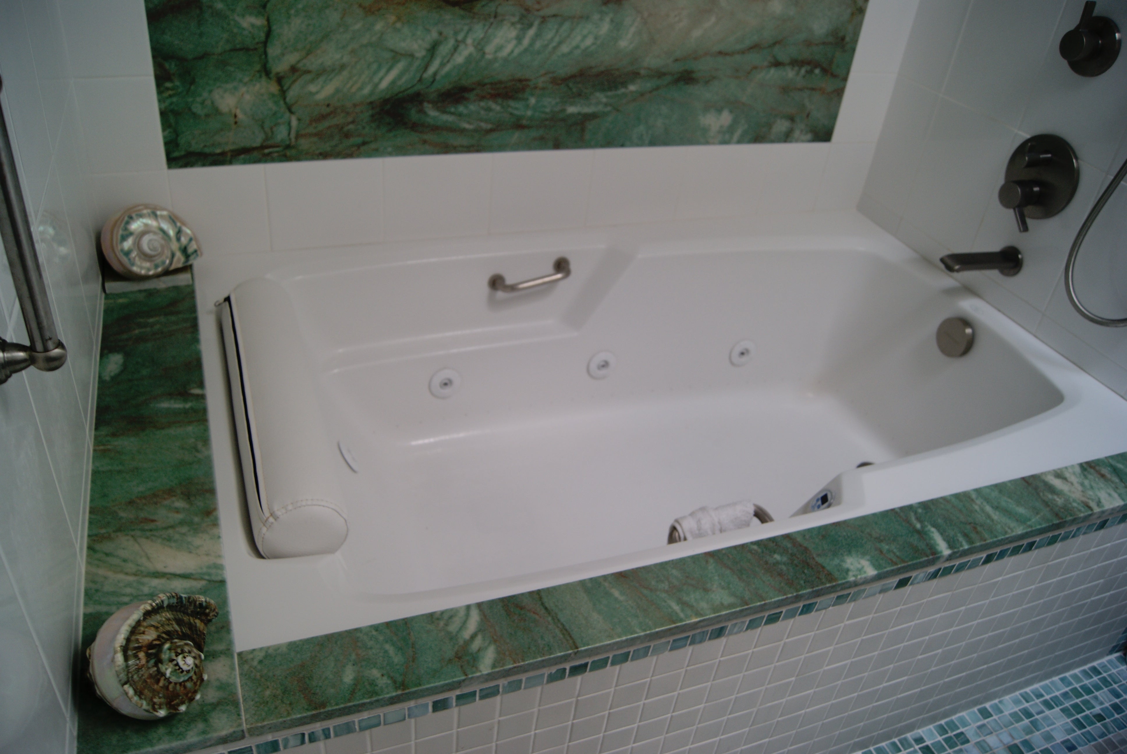 SAUIPE Quartzite Polished Slab