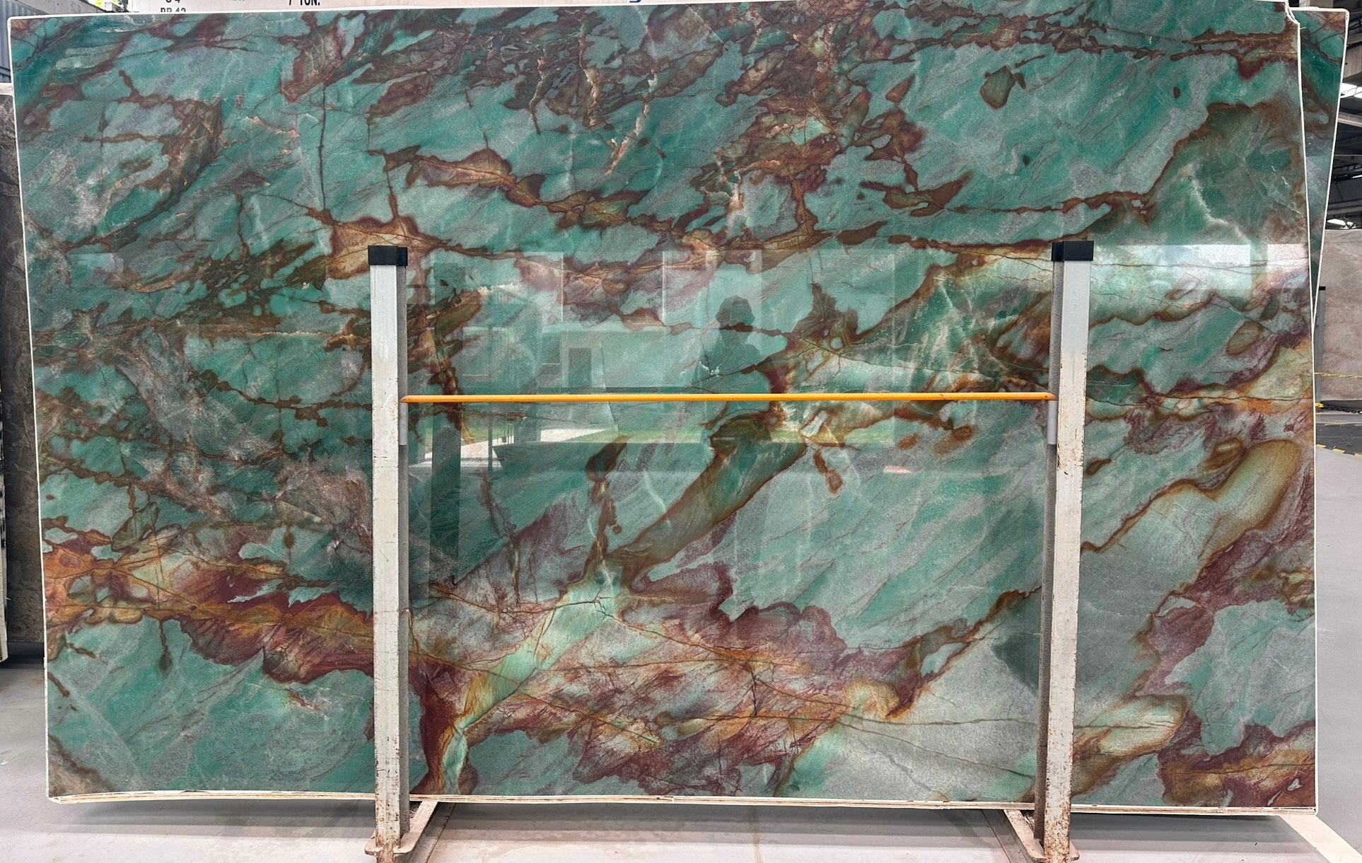 SAUIPE Quartzite Polished Slab