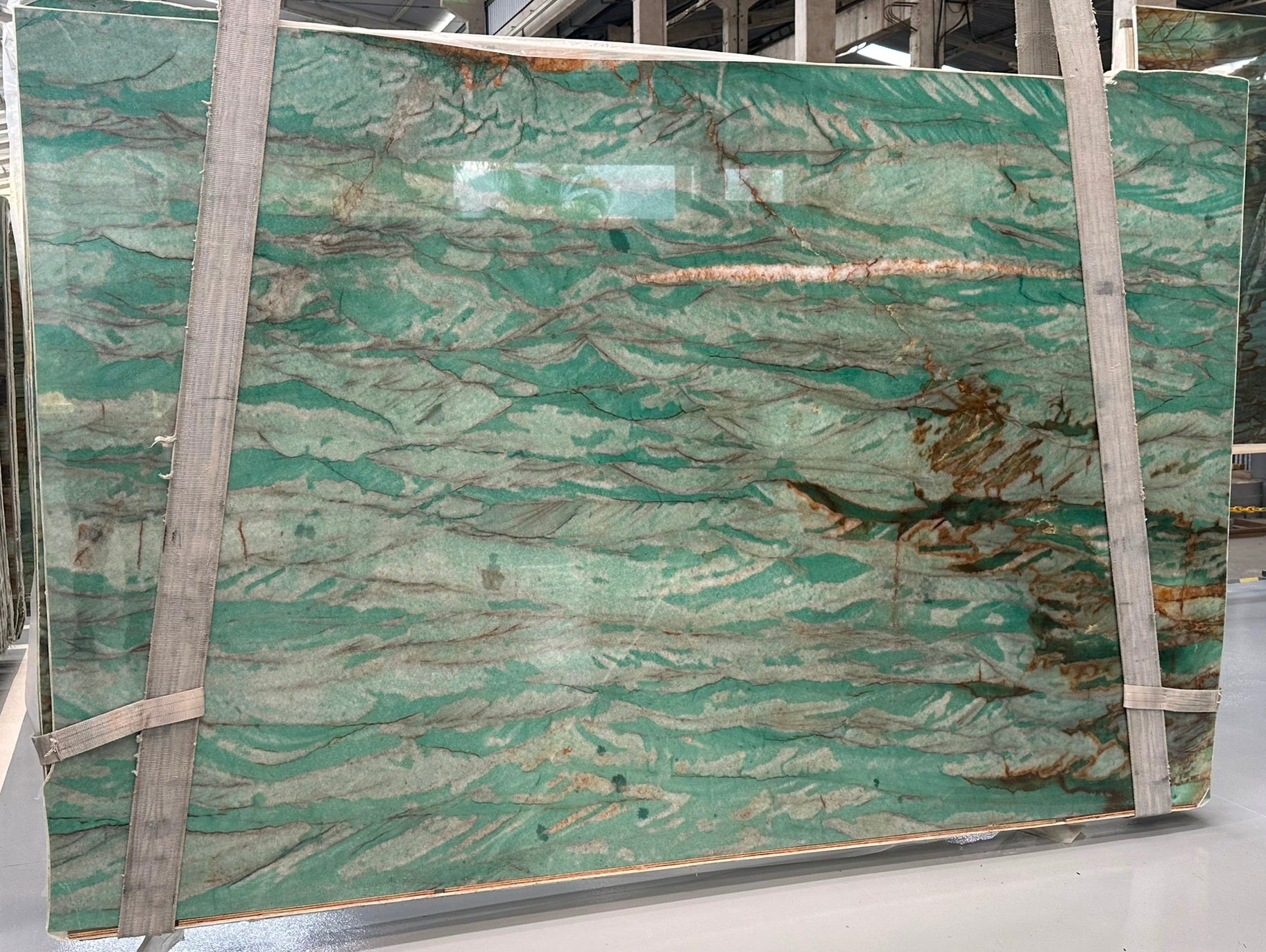 SAUIPE Quartzite Polished Slab