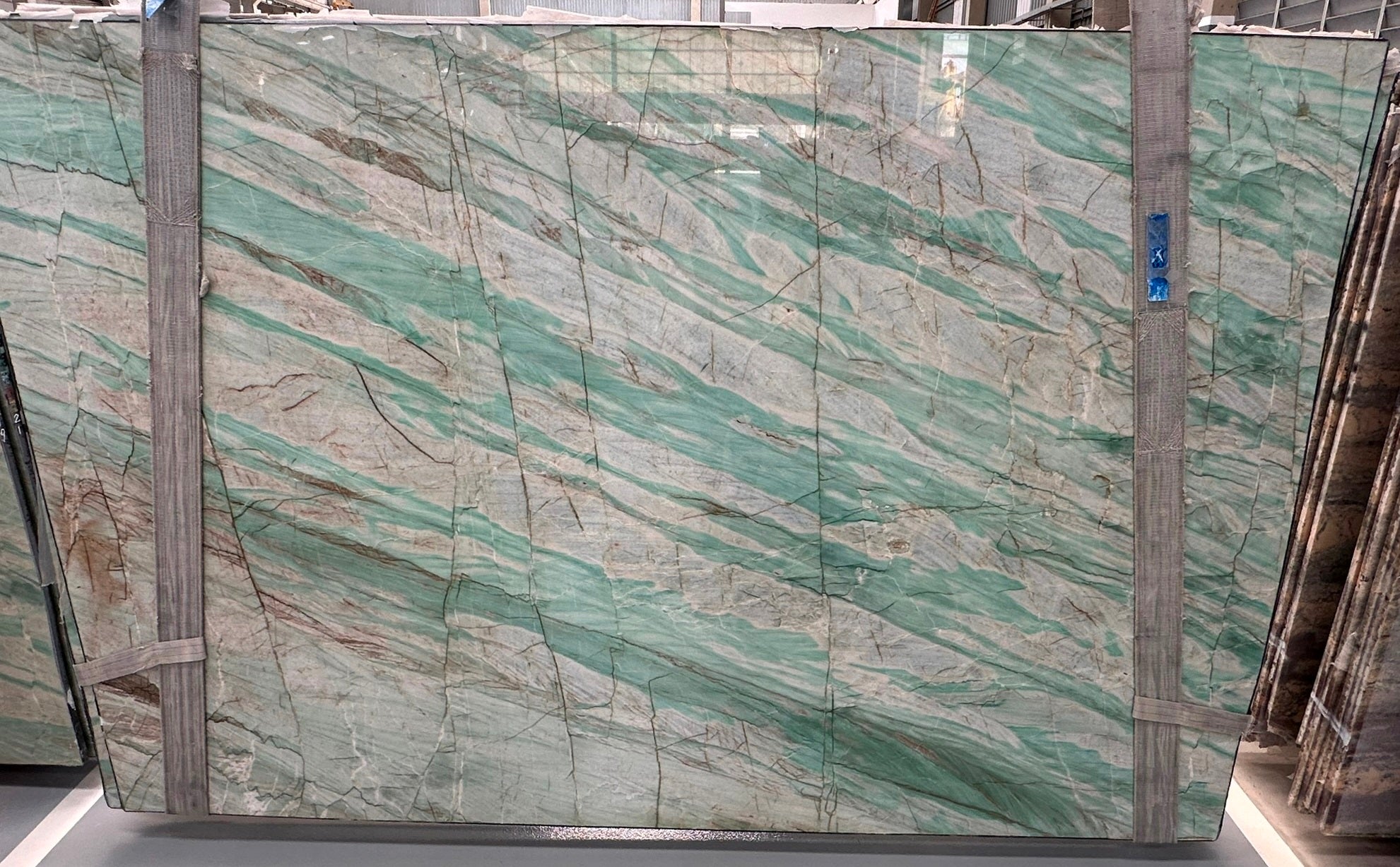 SAUIPE Quartzite Polished Slab