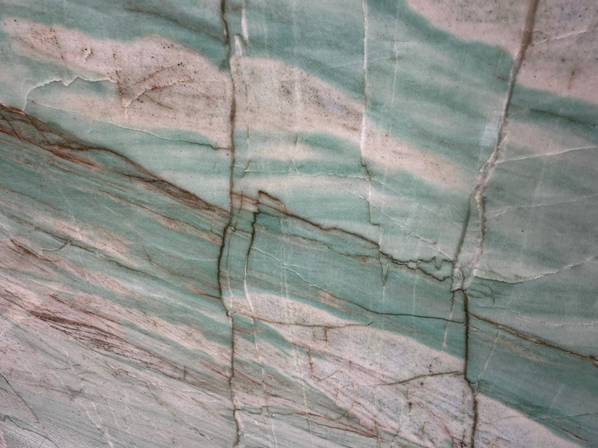 SAUIPE Quartzite Polished Slab