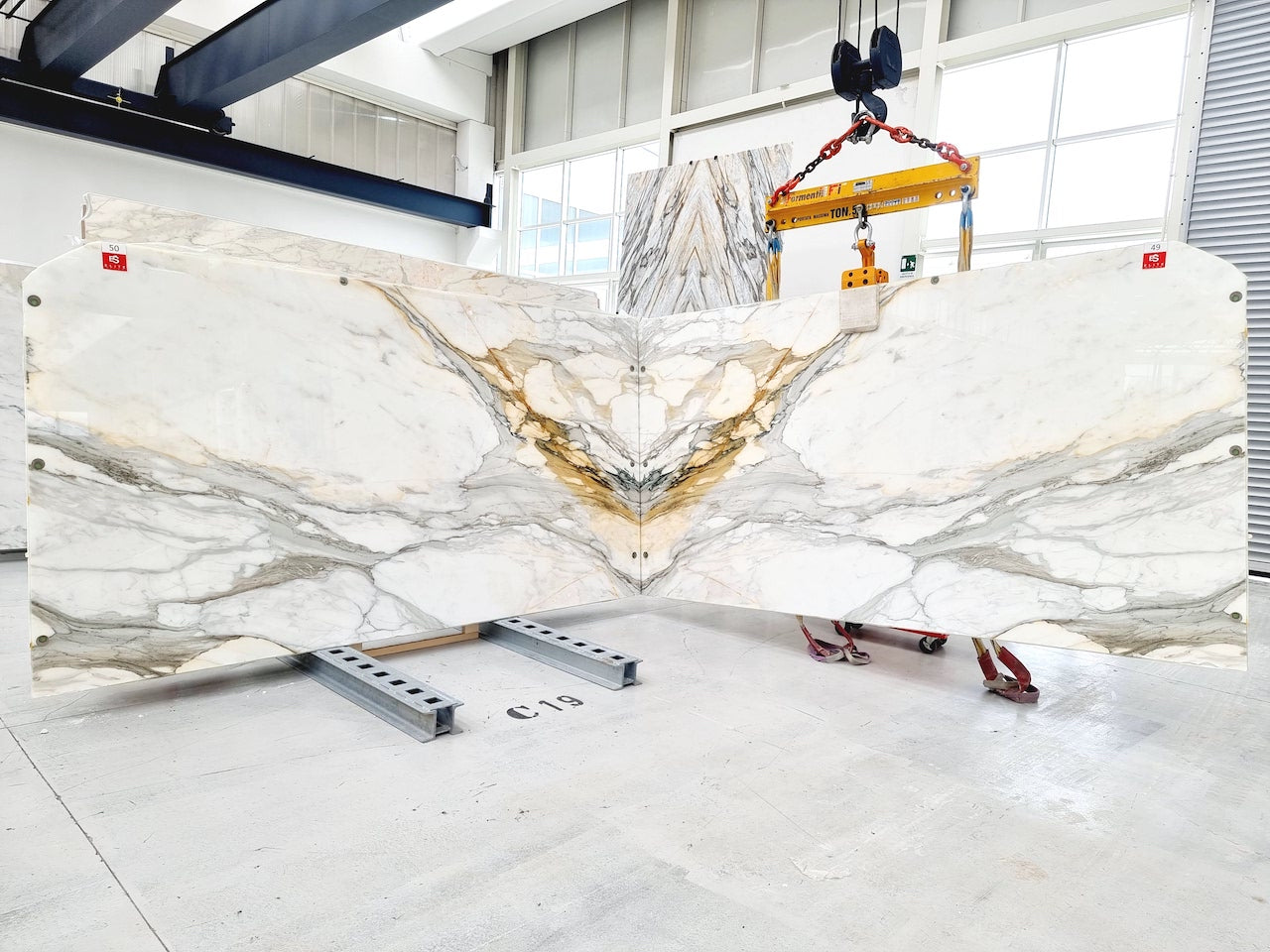 CALACATTA BORGUINI GOLD Marble Polished Slab