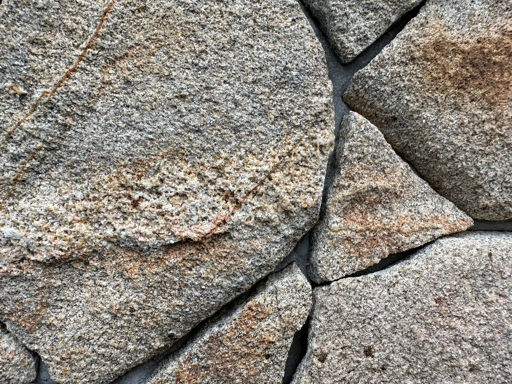 STAR MOLEDO Granite Split-face irregular random, glued on cement board, interlocking Wall Veneer