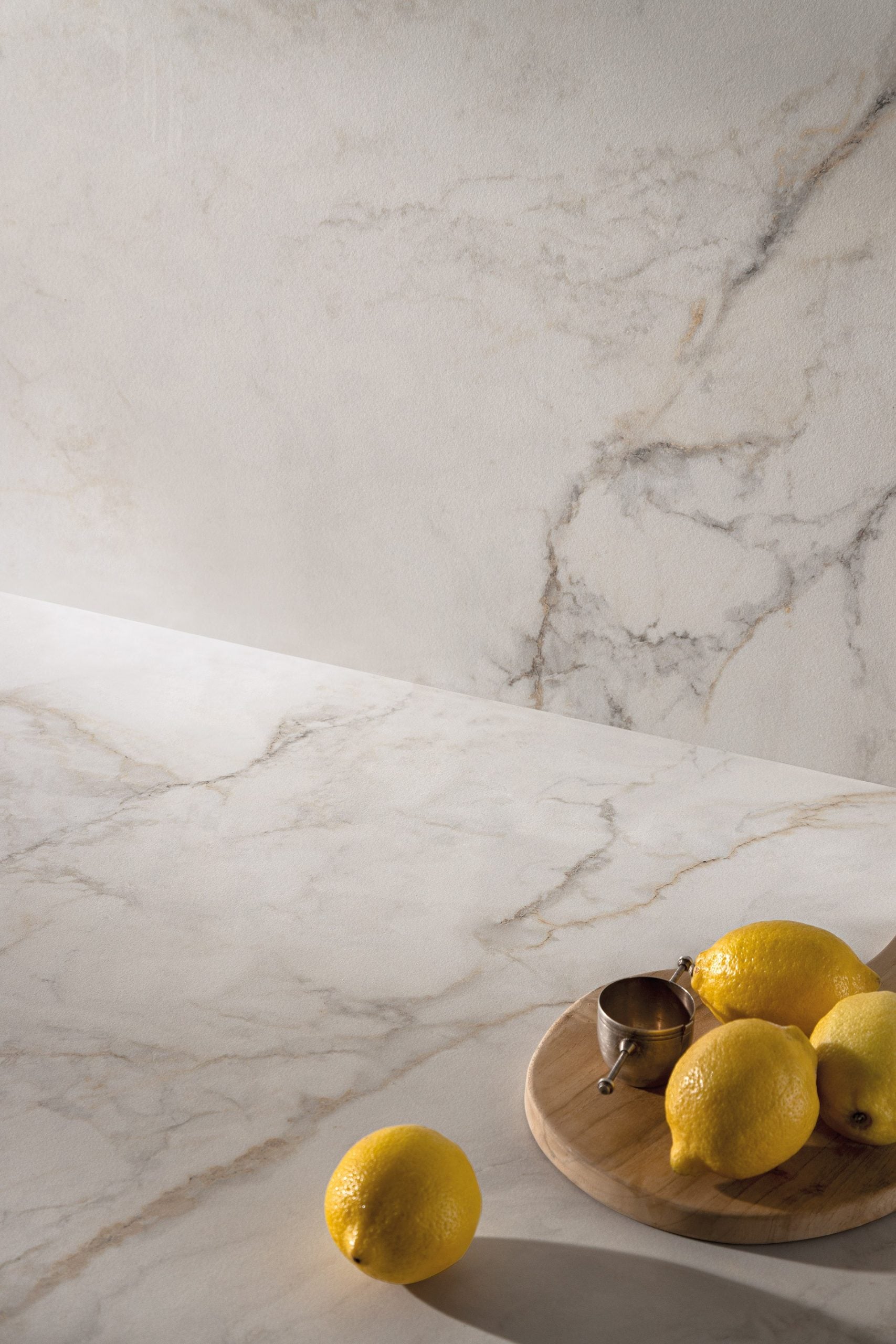 APUANO ORO Porcelain Tile