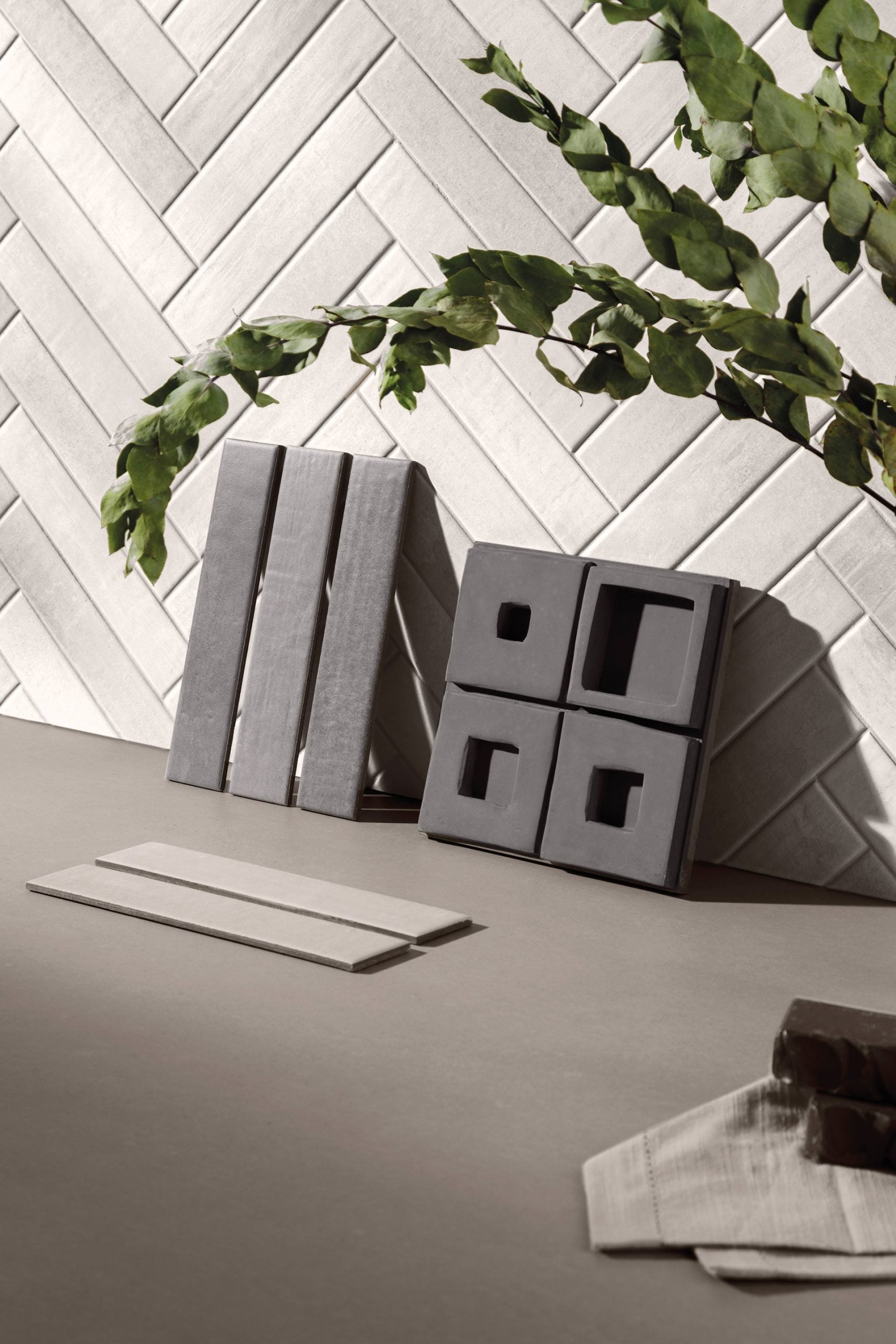 CARVEN COAL Porcelain Tile