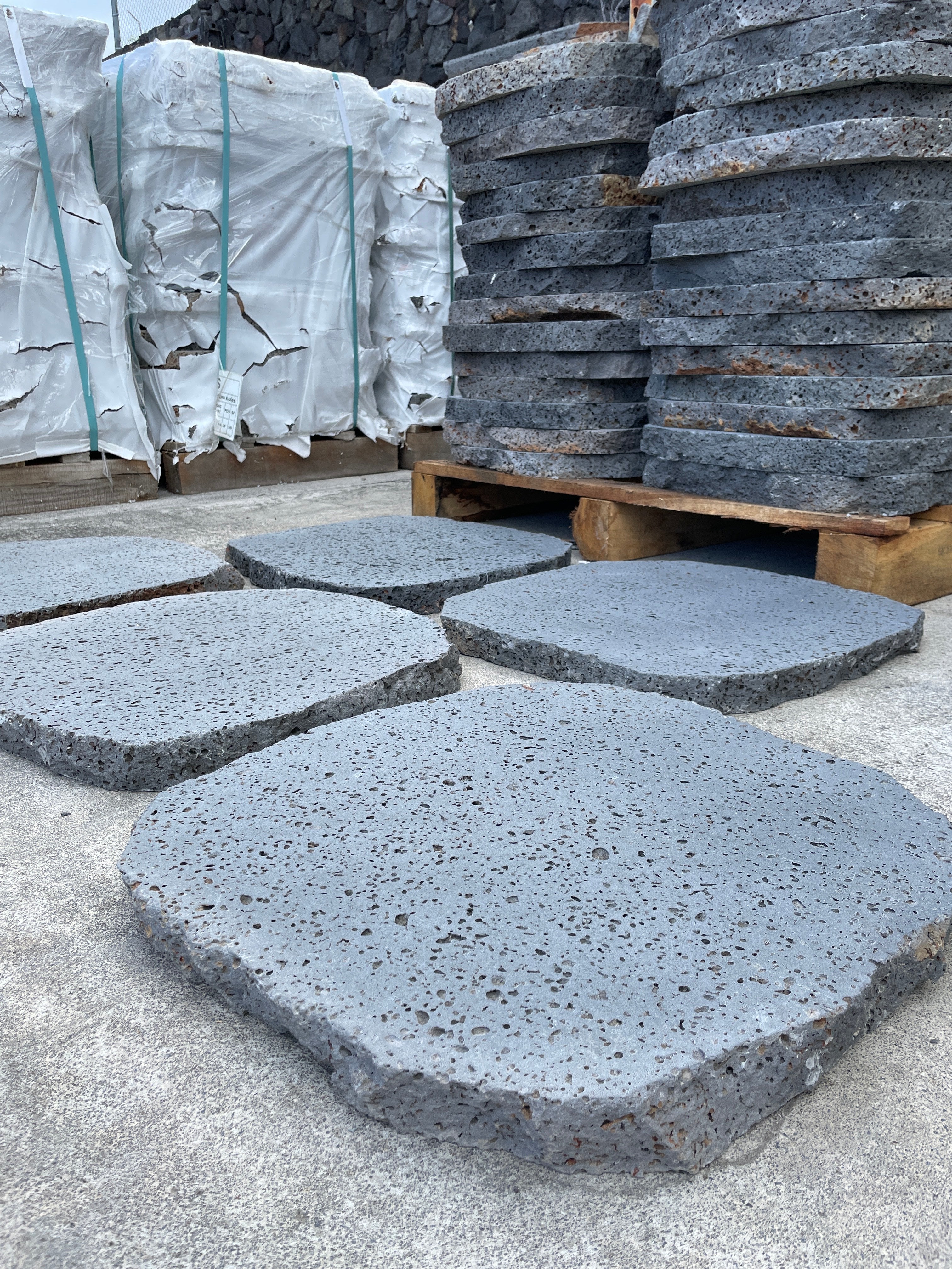 PUKA LAVA GREY - ROUND RANDOM, Basalt Brushed - 18" & up x 1.5" Paver & Flagstone