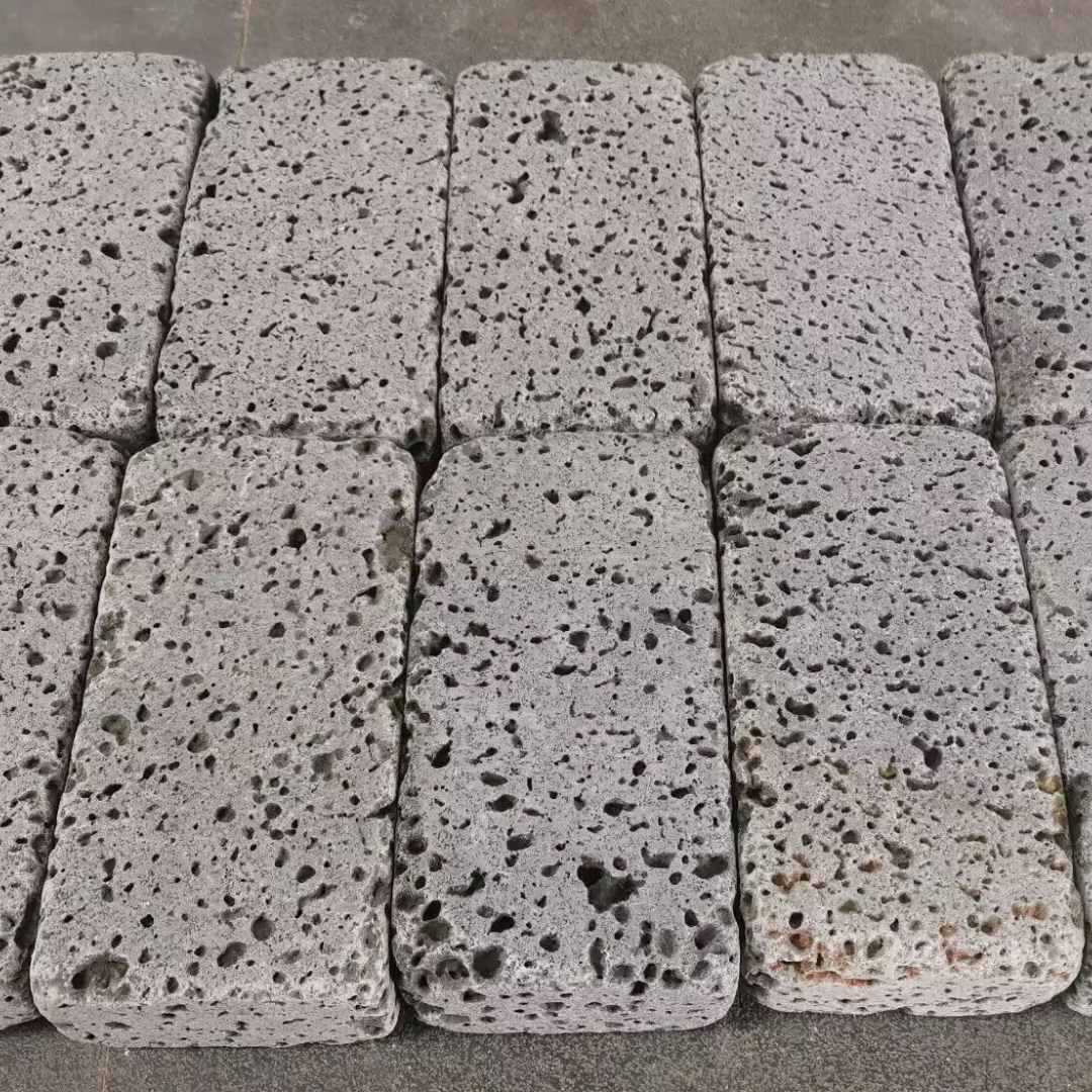 PUKA LAVA GREY - COBBLES TUMBLED, Basalt Saw Cut - Paver