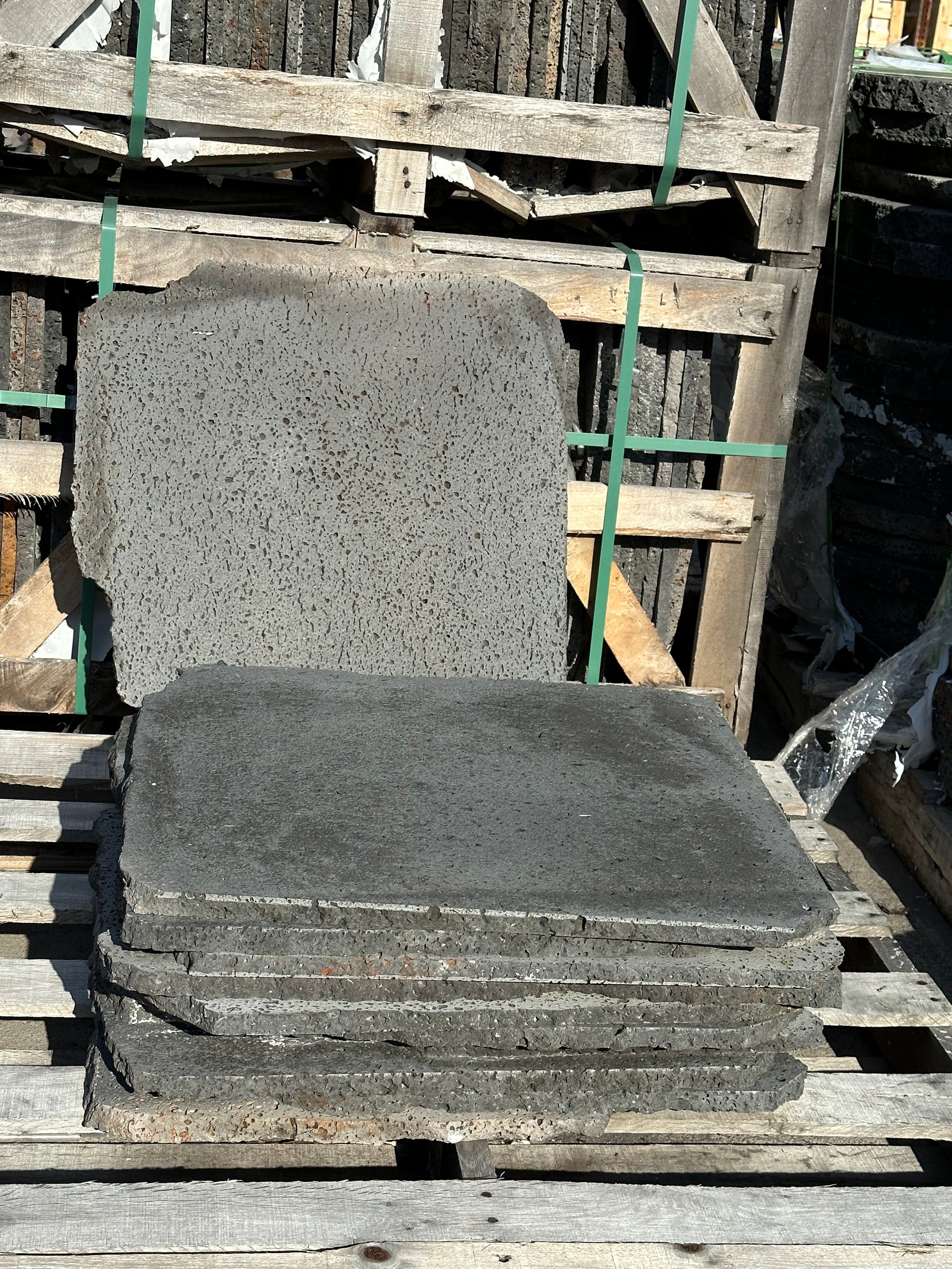 PUKA LAVA GREY-RECTANGLE RANDOM, Basalt B - 30&up x 24 x 3/4