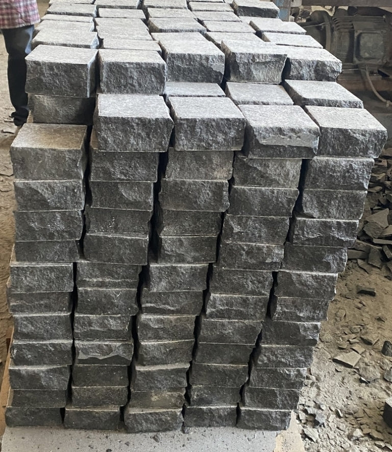 SOLID LAVA GREY - COBBLES SPLIT, Basalt Flamed & Brushed - Paver