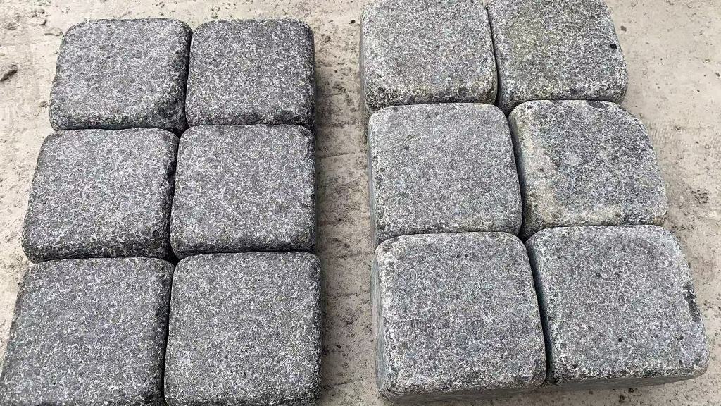 BLACK PEARL - COBBLES TUMBLED, Basalt Flamed - Paver