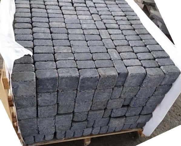 BLACK PEARL - COBBLES TUMBLED, Basalt Flamed - Paver