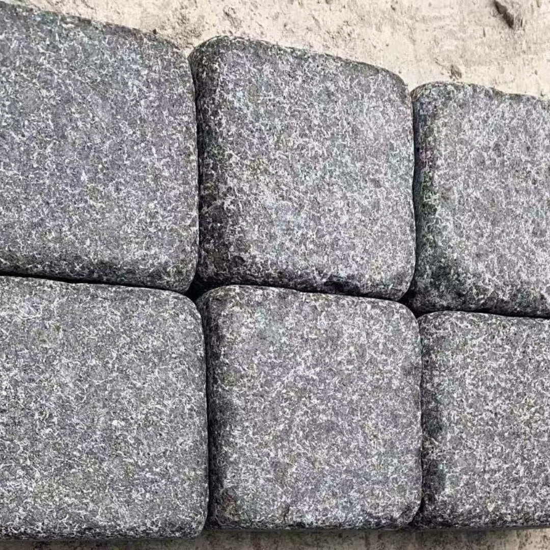 BLACK PEARL - COBBLES TUMBLED, Basalt Flamed - Paver