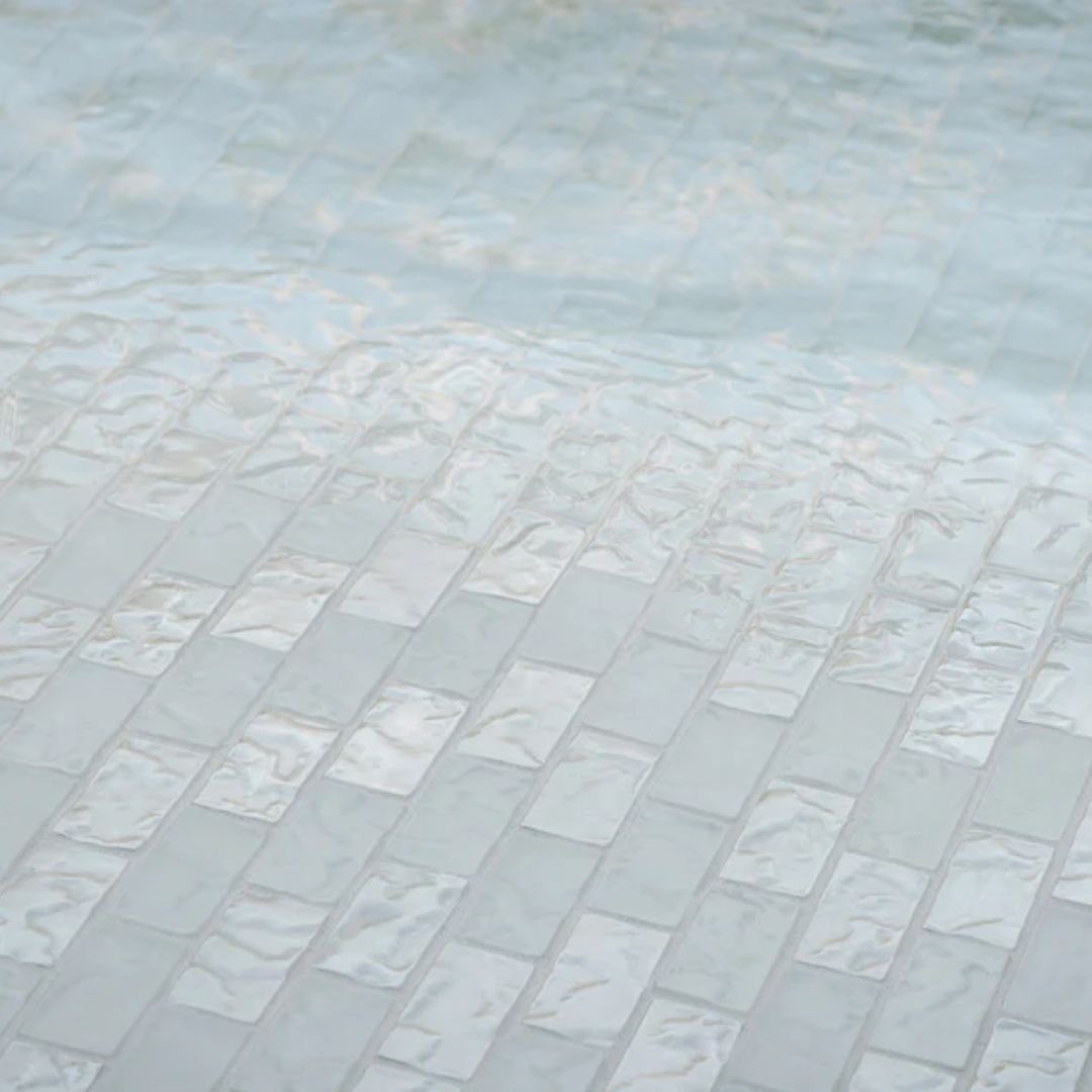 mosaic-pool-glass-molten-frost-lava-2x1-offset-0047-hawaii-stone-imports