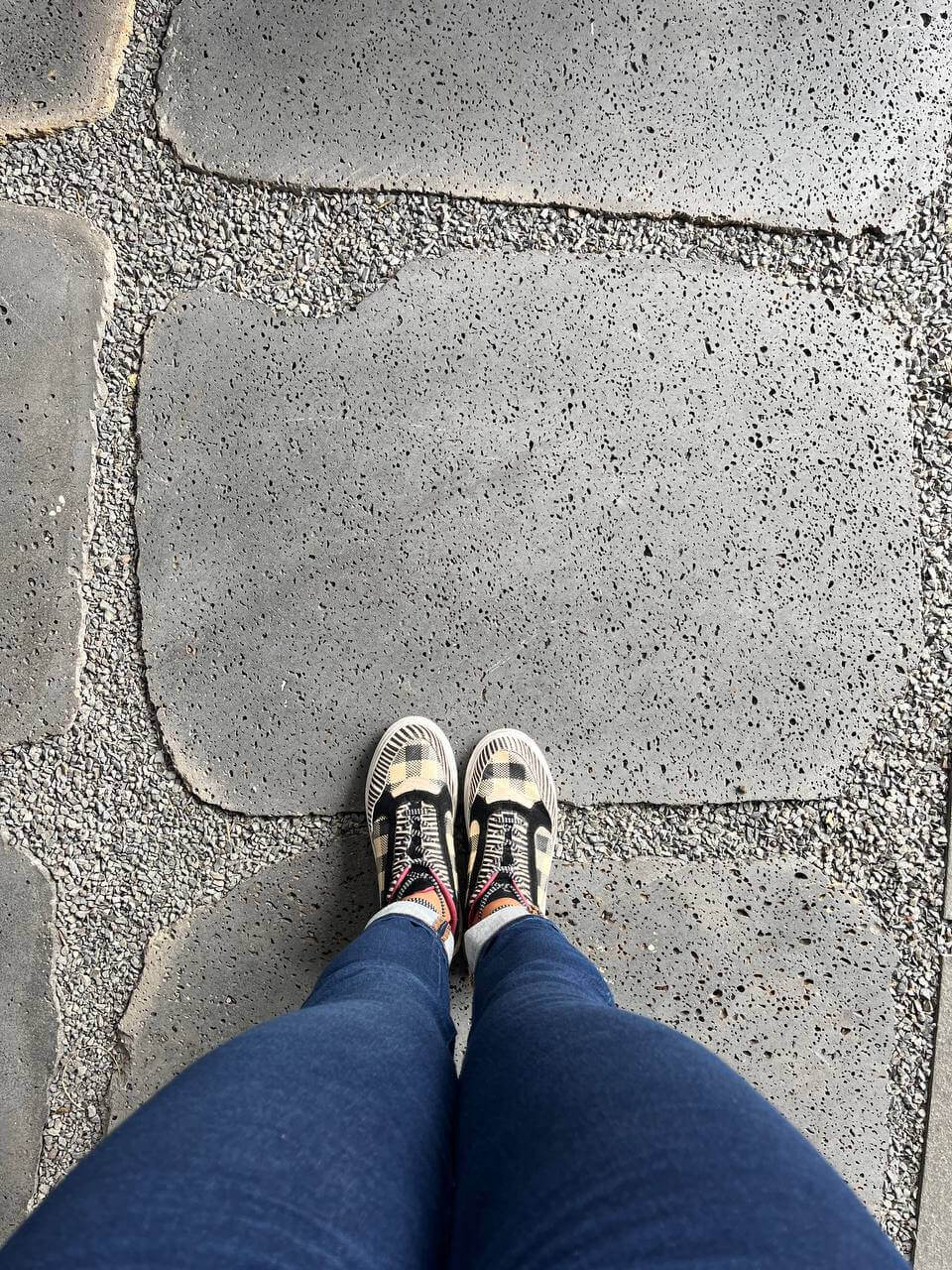 PUKA LAVA GREY - RECTANGLE RANDOM, Basalt Brushed 