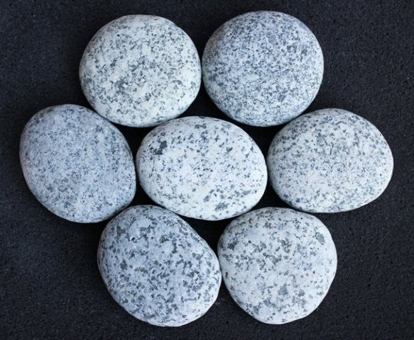 SUMBA SPECKLED Natural Tumbled Garden Pebbles - Havai'iano