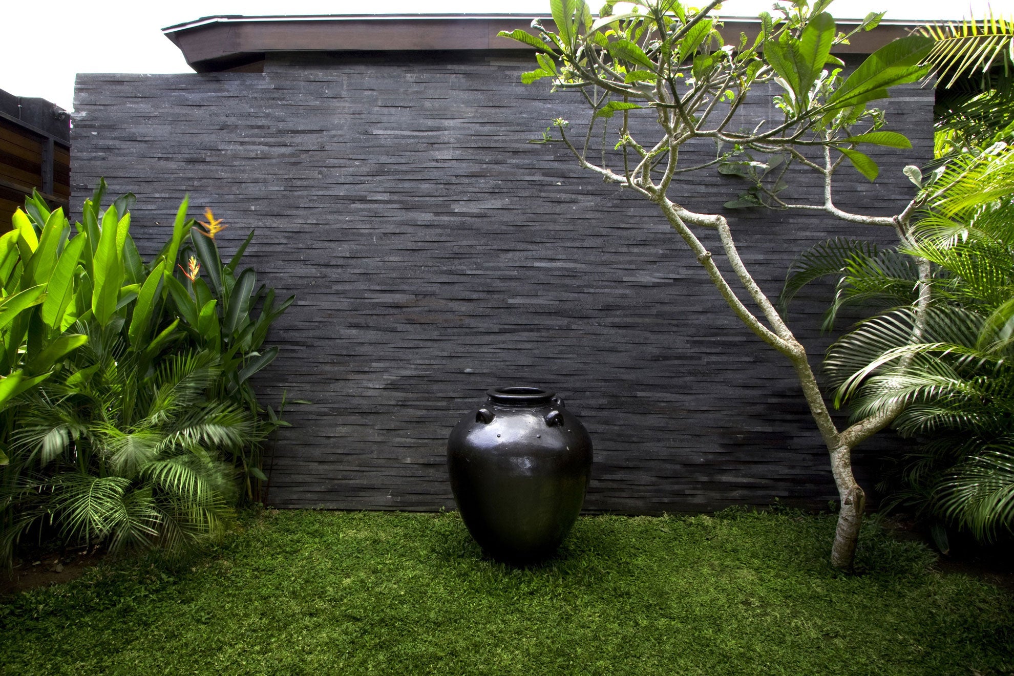 cladding-basalt-temple-lava-rustic-II-0047-hawaii-stone-imports